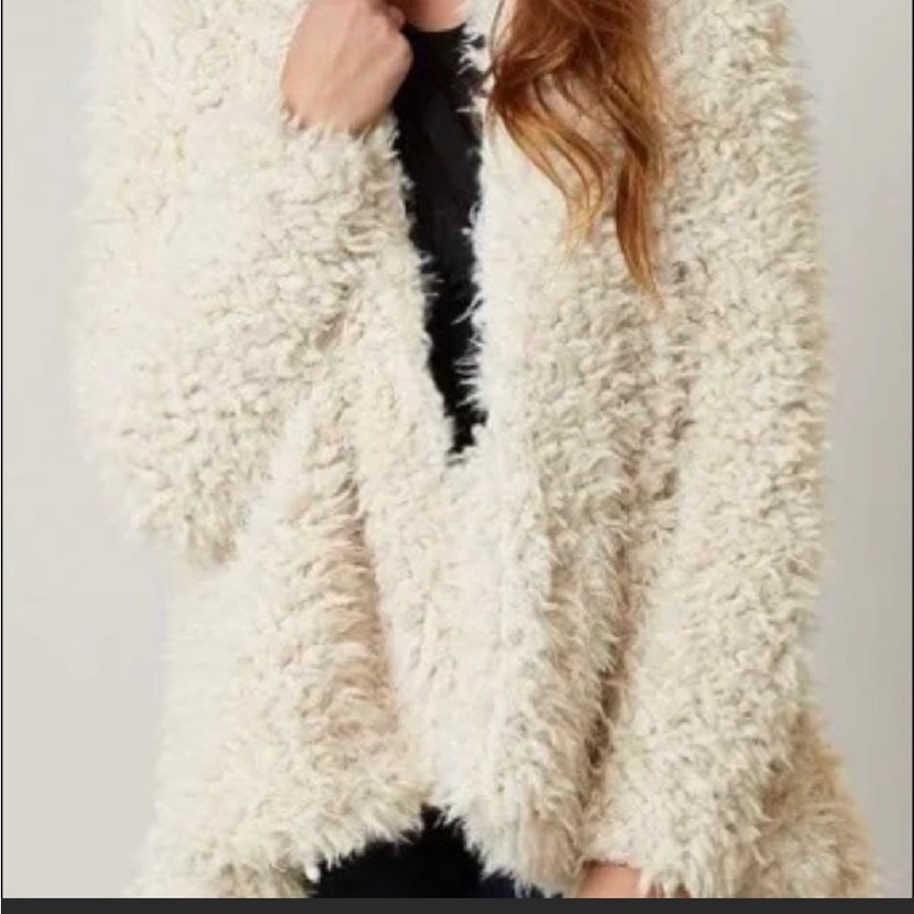 Free people Cream Shaggy Soft Faux Furmauve Satin Line Lining Slightly Longer